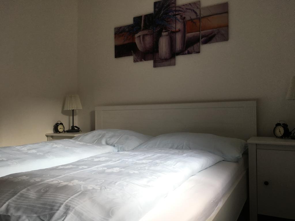 Penzion Holiday Trnava Exteriör bild