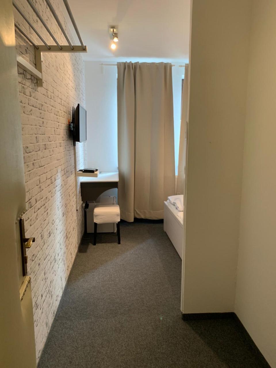 Penzion Holiday Trnava Exteriör bild