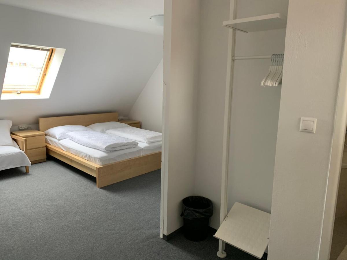 Penzion Holiday Trnava Exteriör bild