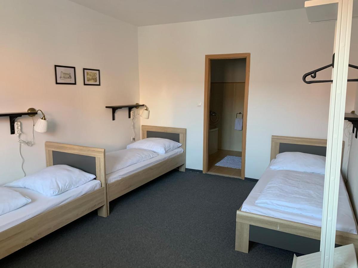 Penzion Holiday Trnava Exteriör bild