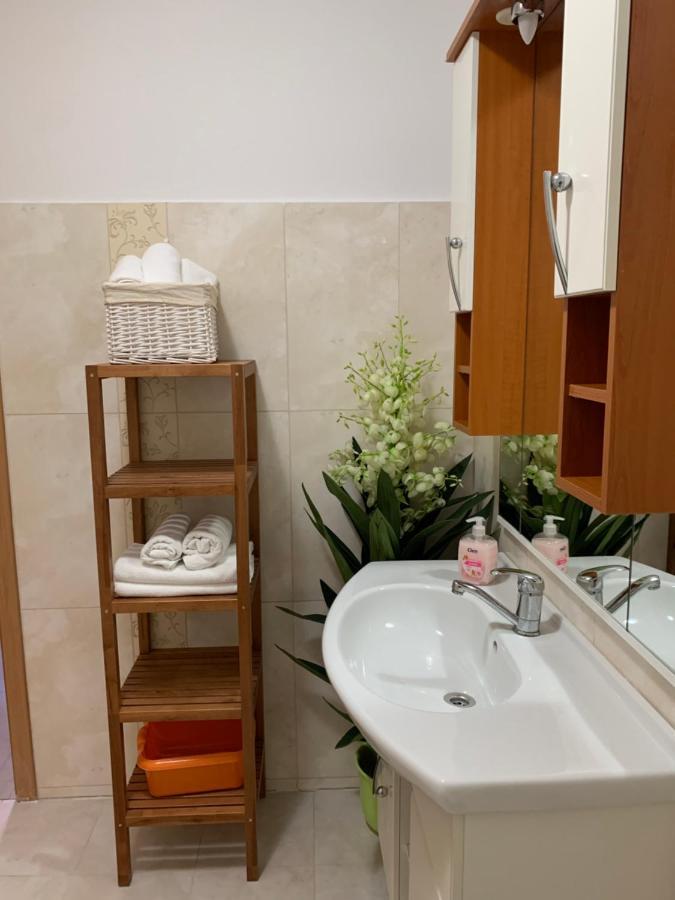 Penzion Holiday Trnava Exteriör bild